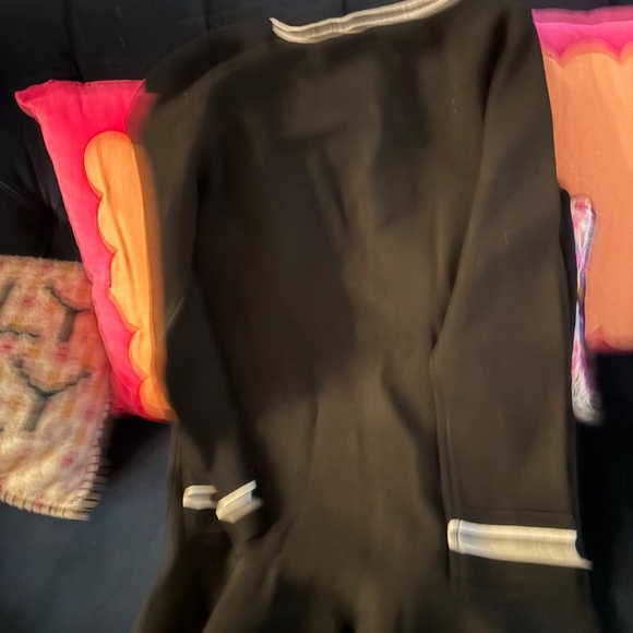 Pretty dress! - Picture 2 of 2